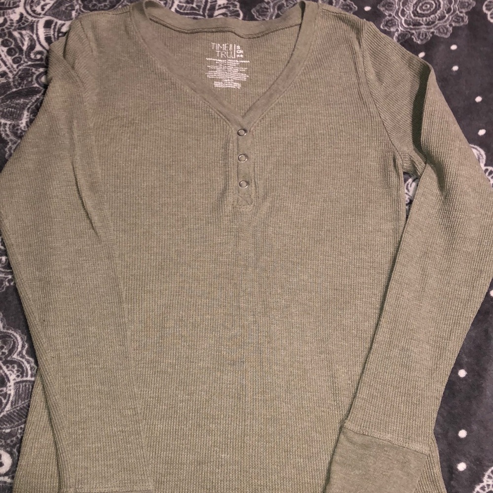 Green long sleeve shirt